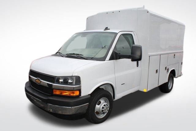 2024 Chevrolet Express Cutaway 3500 1WT