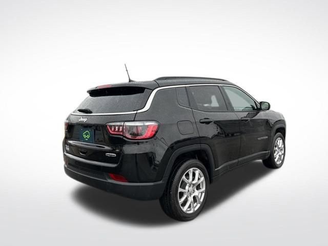 2023 Jeep Compass Latitude Lux FWD