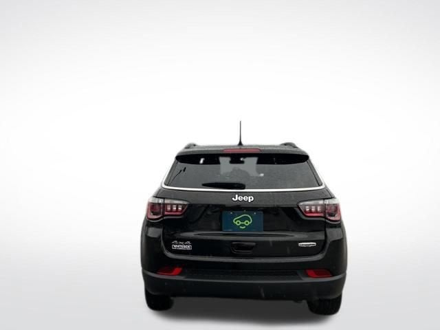 2023 Jeep Compass Latitude Lux FWD