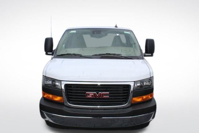 2024 GMC Savana Cutaway 3500 1WT