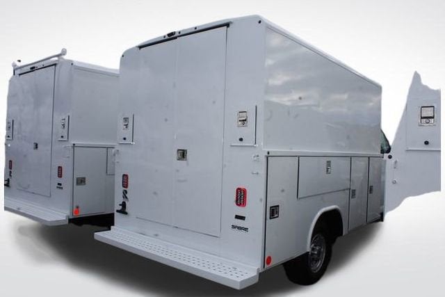 2024 GMC Savana Cutaway 3500 1WT
