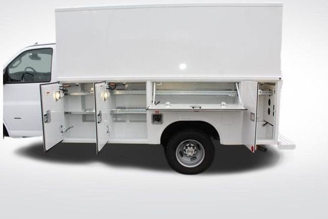 2024 Chevrolet Express Cutaway 3500 1WT