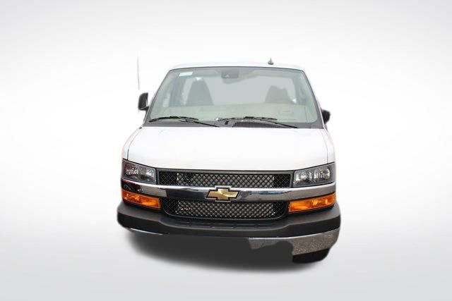 2024 Chevrolet Express Cutaway 3500 1WT
