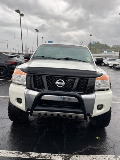 2012 Nissan Titan SV