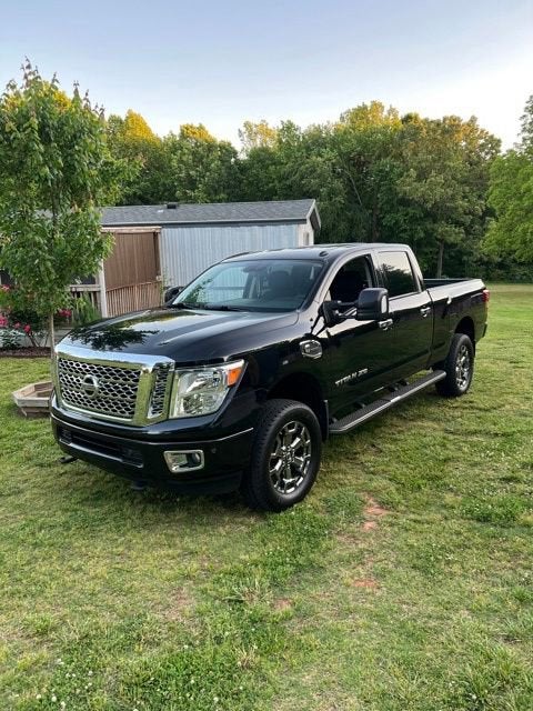 2017 Nissan TITAN XD SV Diesel