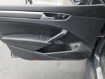 2017 Volkswagen Passat 1.8T R-Line