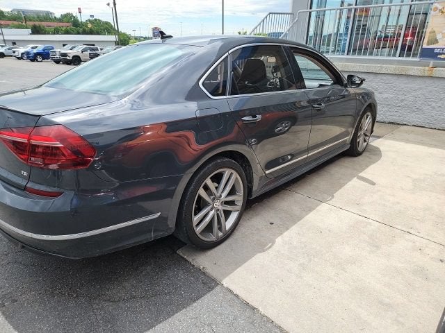 2017 Volkswagen Passat 1.8T R-Line