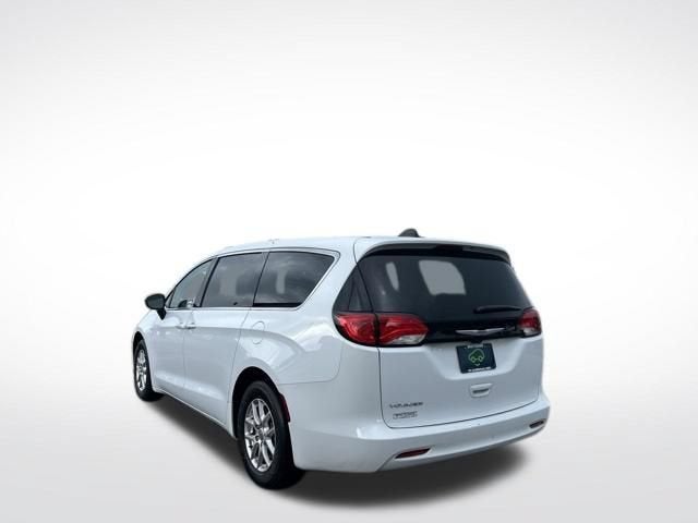 2024 Chrysler Voyager LX