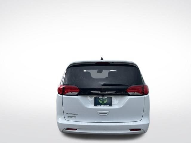 2024 Chrysler Voyager LX