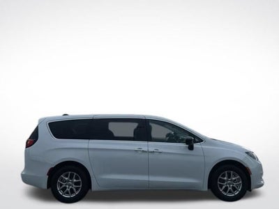 2024 Chrysler Voyager LX