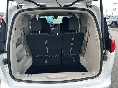 2024 Chrysler Voyager LX