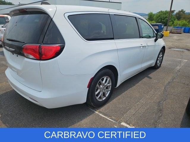 2024 Chrysler Voyager LX