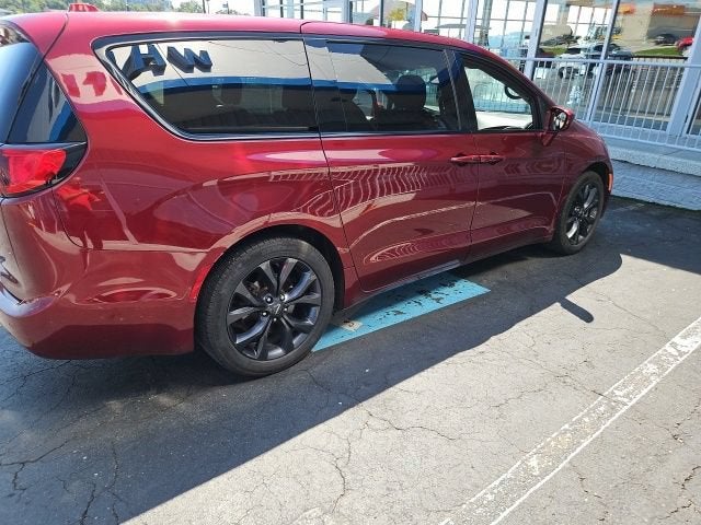 2020 Chrysler Pacifica Touring