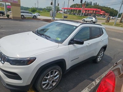 2023 Jeep Compass Latitude Lux FWD