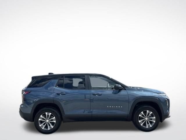 2027 Chevrolet Equinox LT - Photo 16