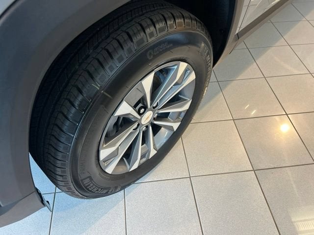 2027 Chevrolet Equinox LT - Photo 17