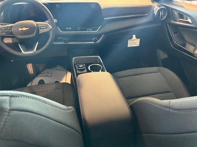 2027 Chevrolet Equinox LT - Photo 7