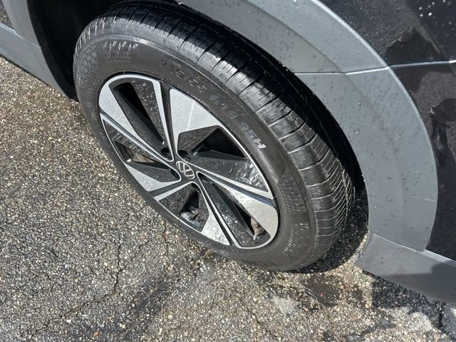 2025 Volkswagen Taos SE