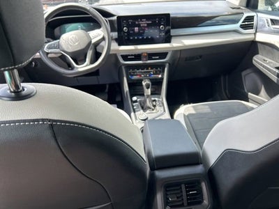 2025 Volkswagen Taos SE