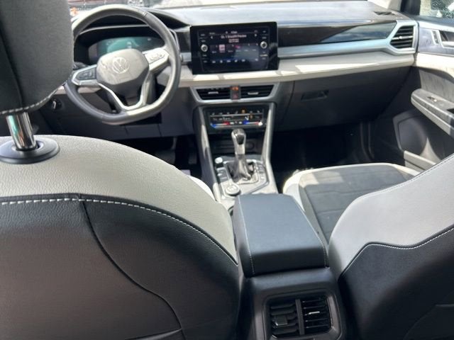 2025 Volkswagen Taos SE