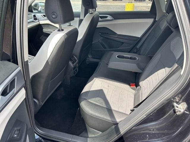 2025 Volkswagen Taos SE